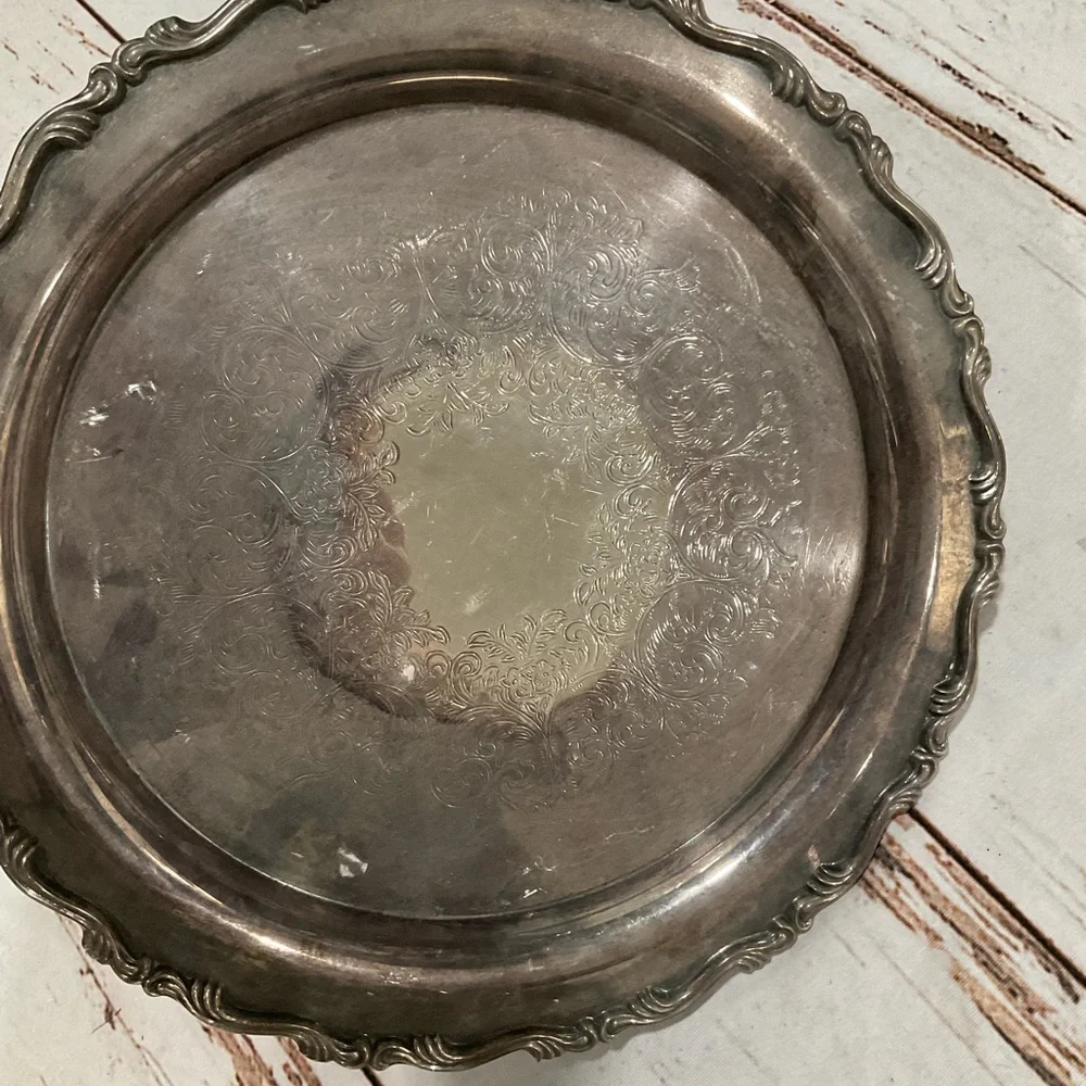VINTAGE ONEIDA SILVER‎ PLATED ROUND SERVING TRAY